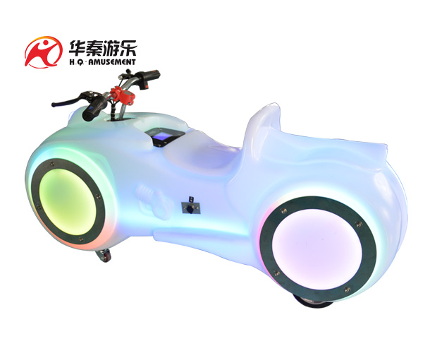 廣場(chǎng)太子摩托車(白色)   
