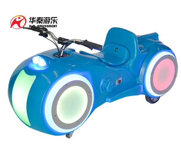 廣場(chǎng)太子摩托車(白色)       